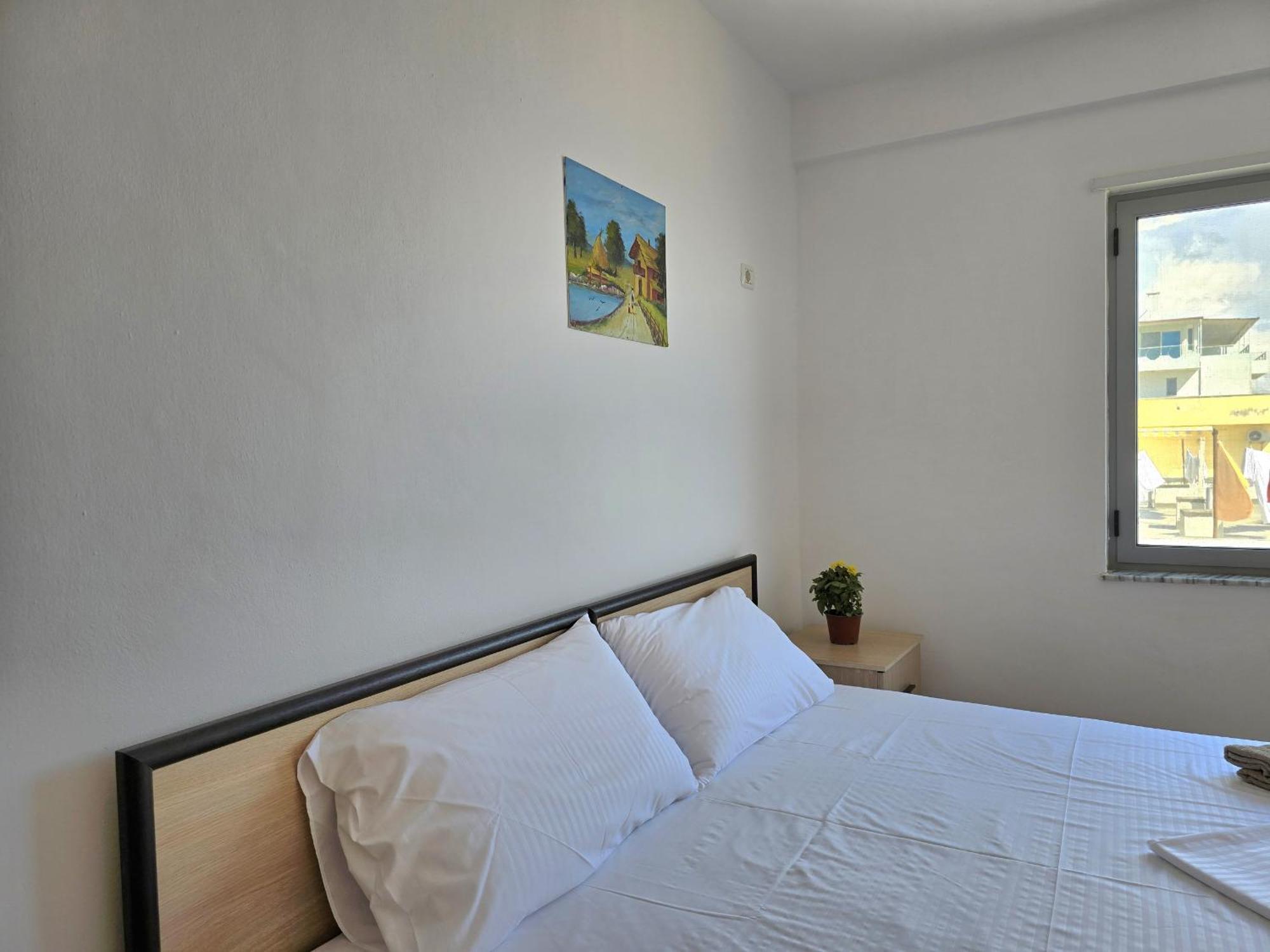Sea View Apartments In Durres Bagian luar foto