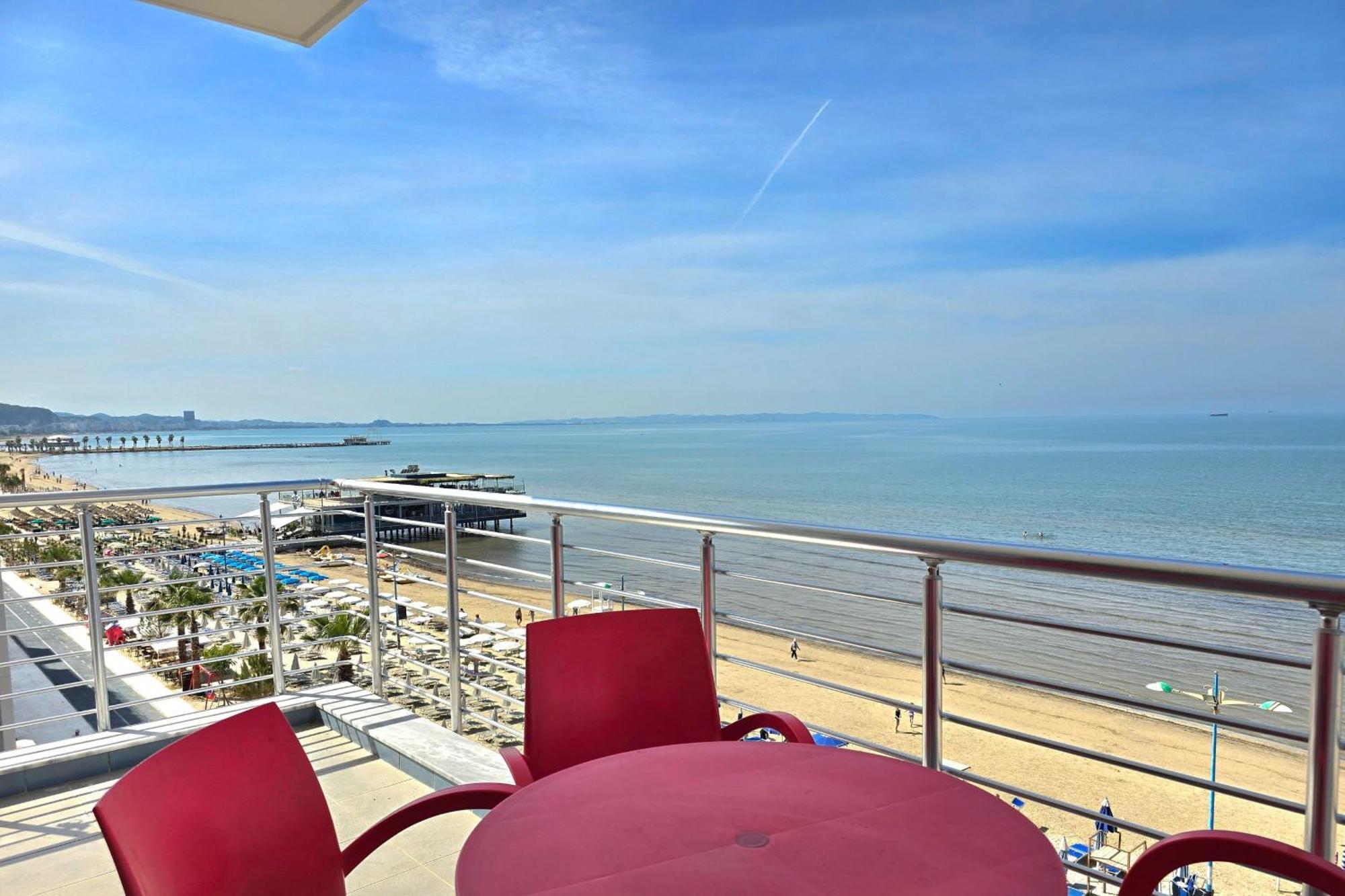 Sea View Apartments In Durres Bagian luar foto
