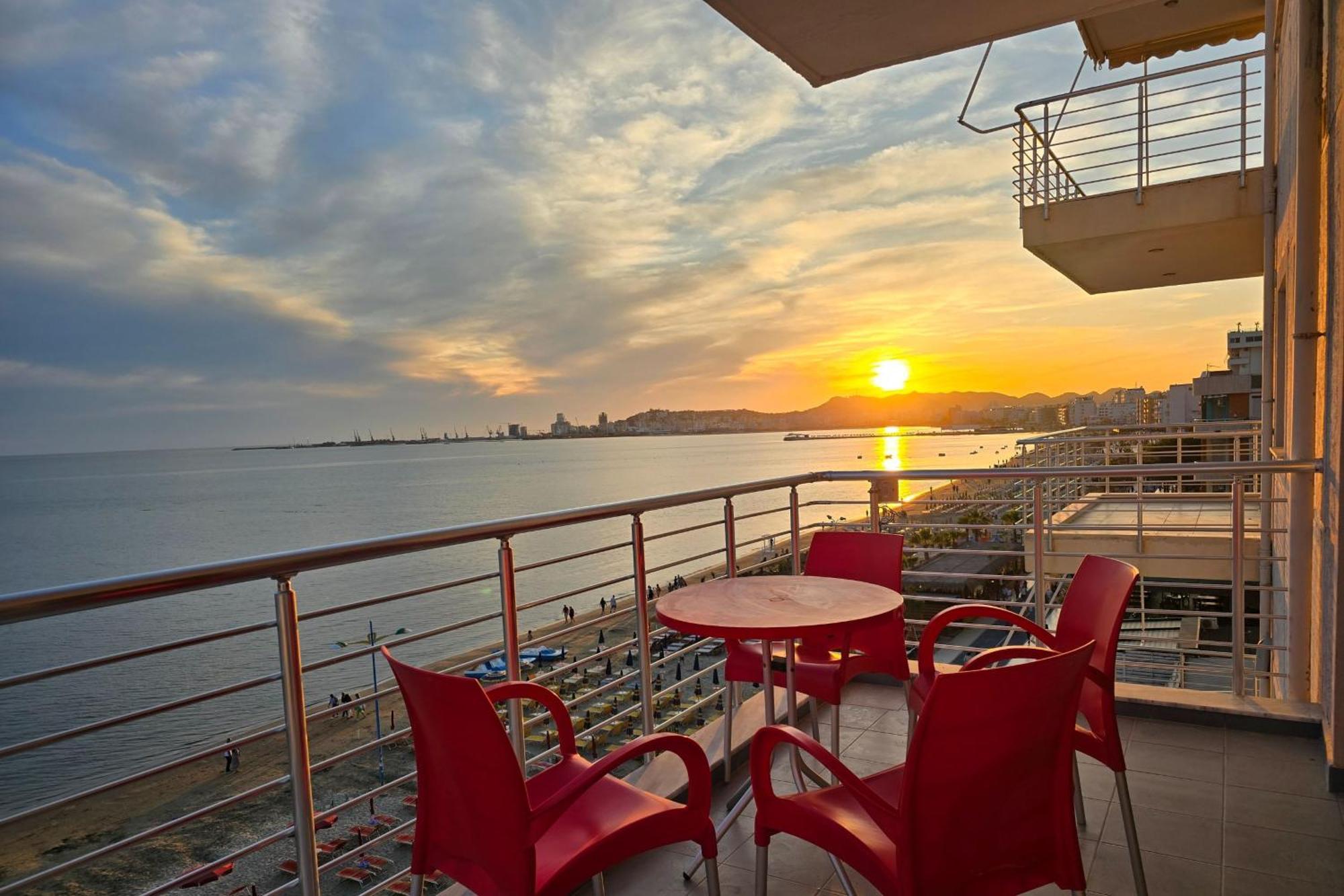Sea View Apartments In Durres Bagian luar foto