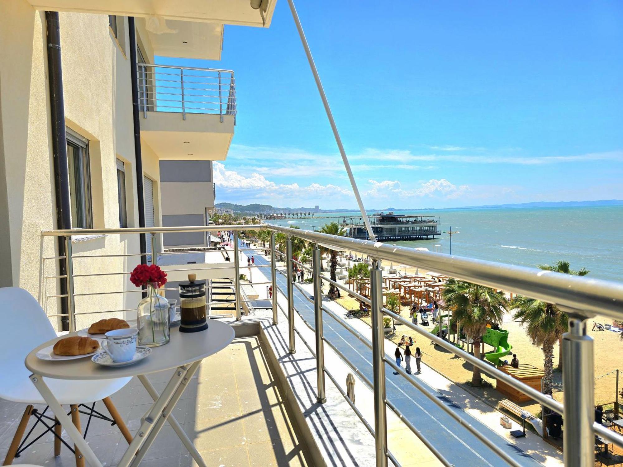Sea View Apartments In Durres Bagian luar foto