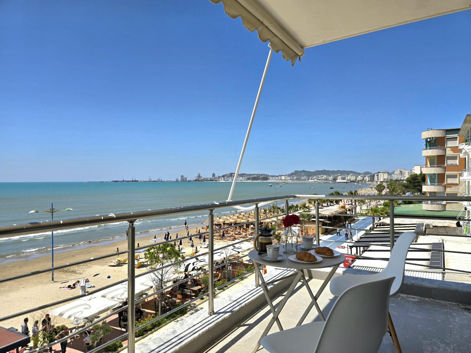 Sea View Apartments In Durres Bagian luar foto