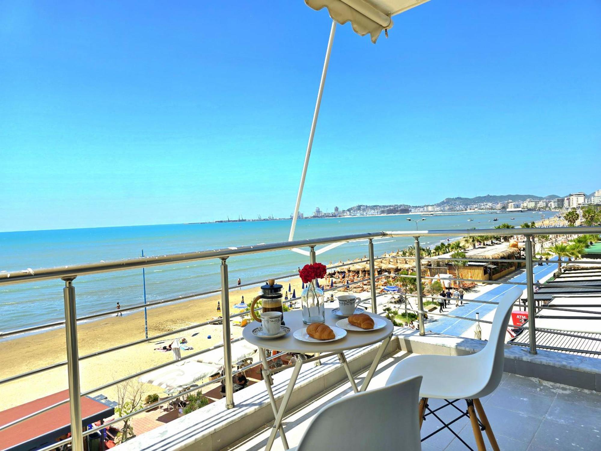Sea View Apartments In Durres Bagian luar foto
