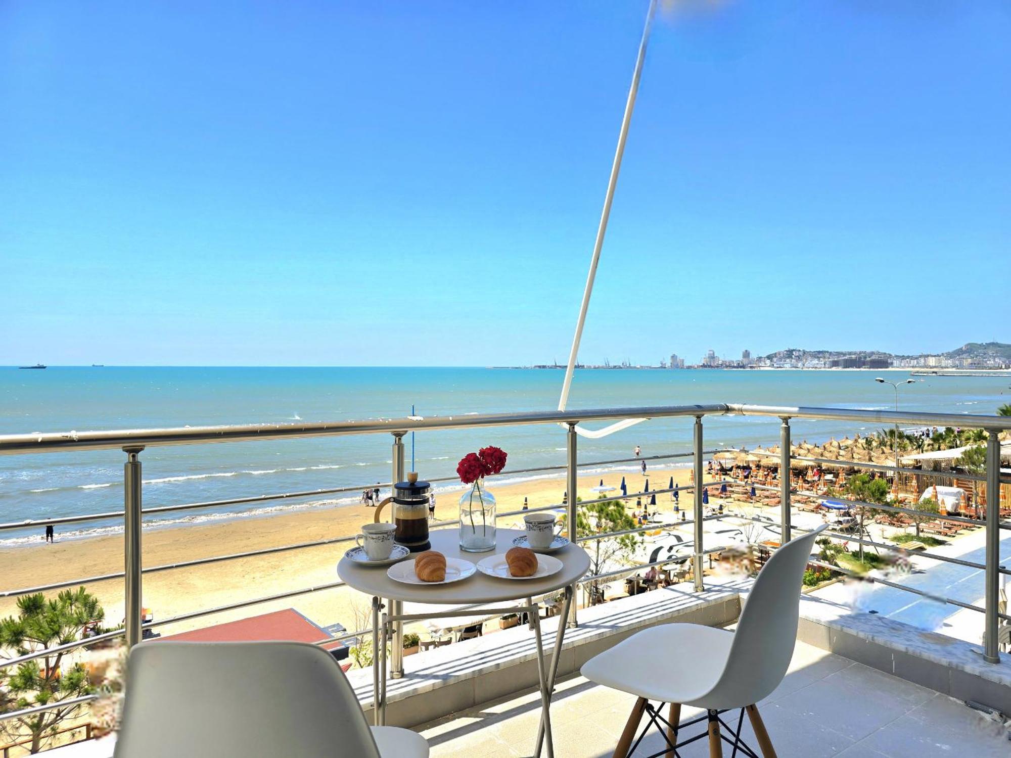Sea View Apartments In Durres Bagian luar foto
