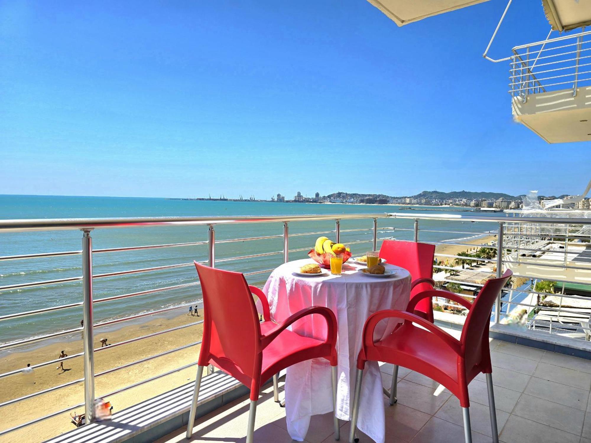 Sea View Apartments In Durres Bagian luar foto